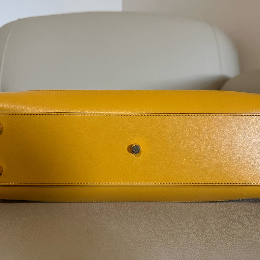 Gucci Yellow Satchel Bag with Structured Design - Picture 6 of 8